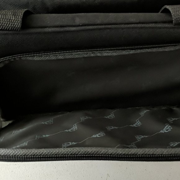 Travelers Club carry on black bag - Picture 5 of 8